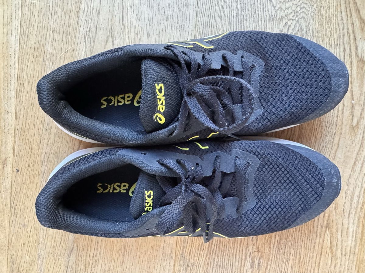 Asics Scarpe per ragazzi: Asics Laufschuhe Gr.38 – Usato da Bettwil venduto da Peppine 4