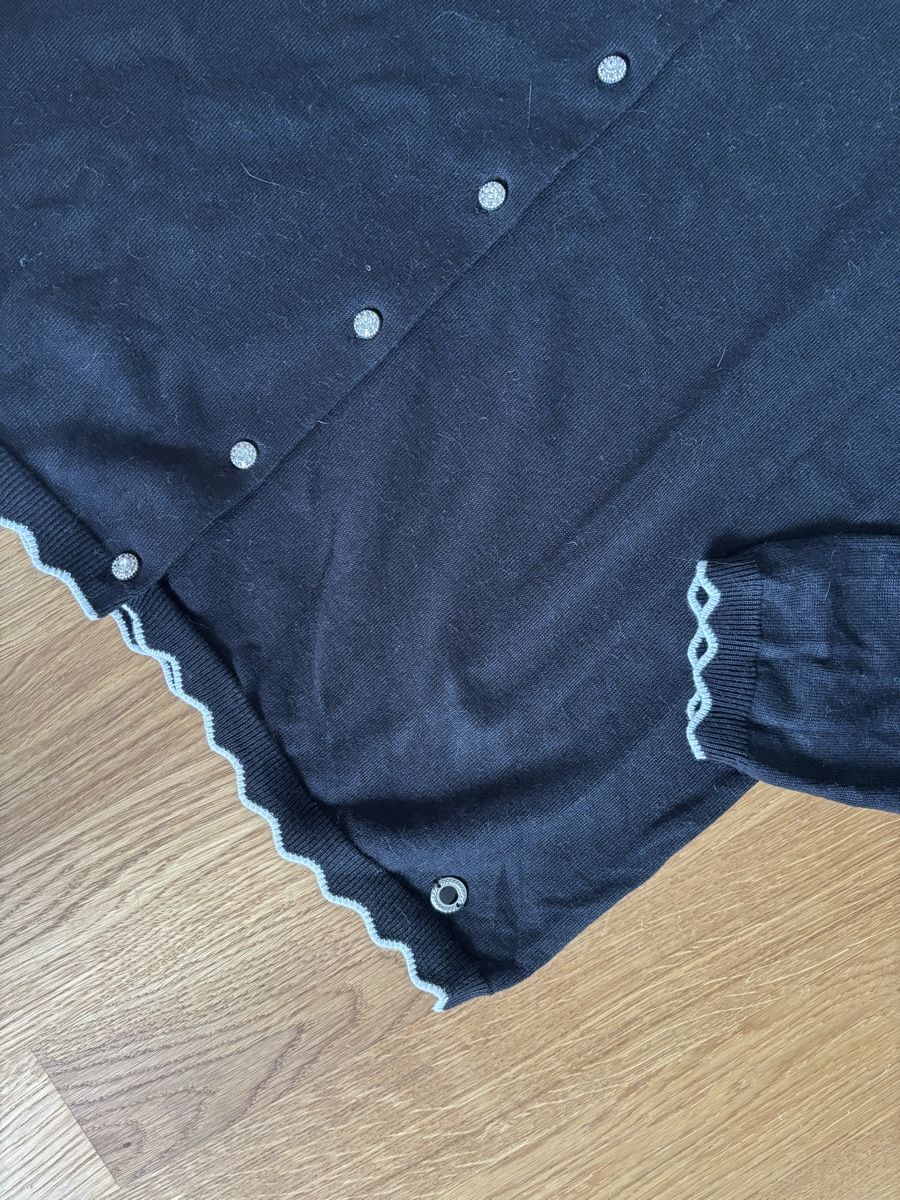 Giacche: Chic Black Cardigan with silver Buttons - Size M – Usato da Zürich venduto da cha_jz8q 2
