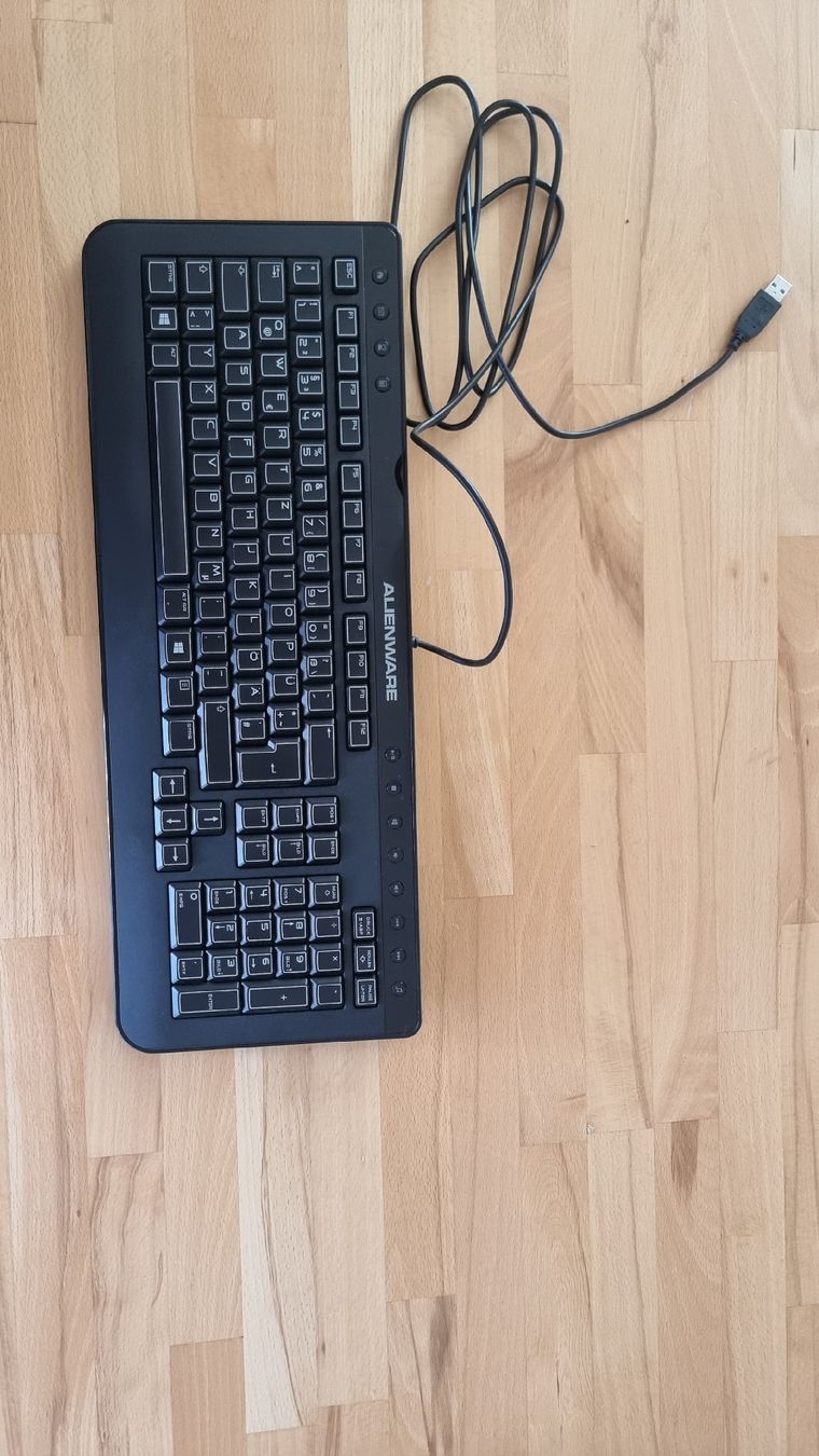 Tastaturen: Tastatur (Swiss Layout ) – Gebraucht aus Bettlach von Davidi94