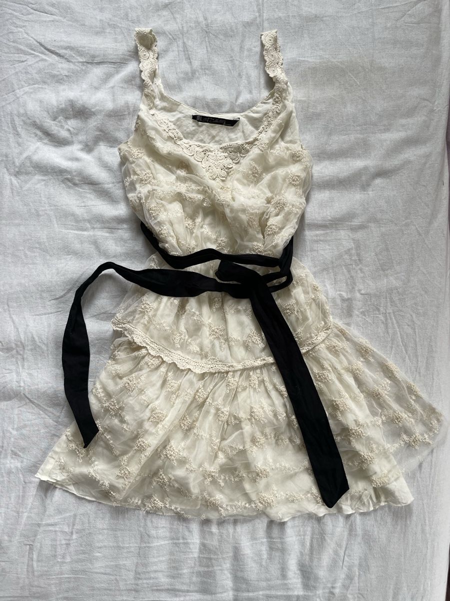 Zara Vestiti: Beautiful Lace Dress  – Usato da Zürich venduto da hsi_tl5c