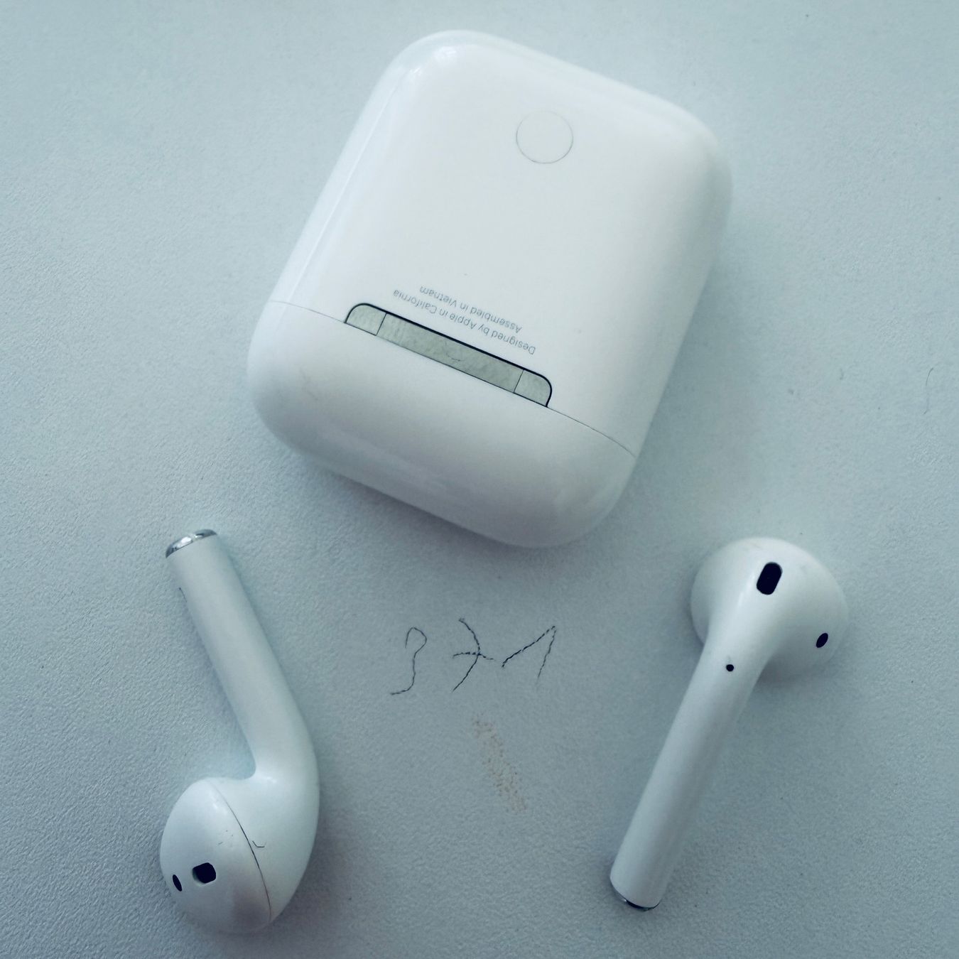 Apple Cuffie: Original Apple AirPods 2 Gen. Wireless Kopfhörer & Case – Usato da Basel venduto da MY.AIRPODS.SHOP 5