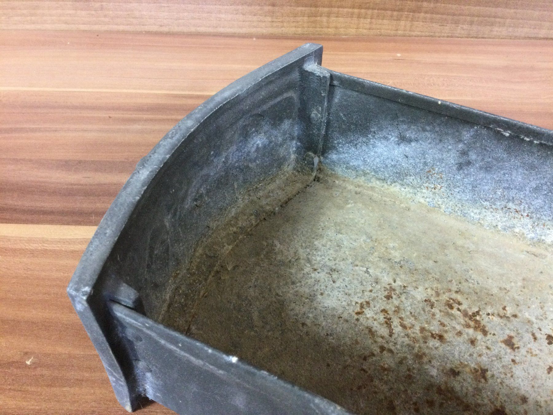 Werkzeuge: Gebrauchte Blech Aschenschublade mit Floralem Muster – Defekt aus Wangen SZ von kuriosum12 3