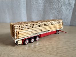 Remorque plateau 1/87 avec chargement de bois