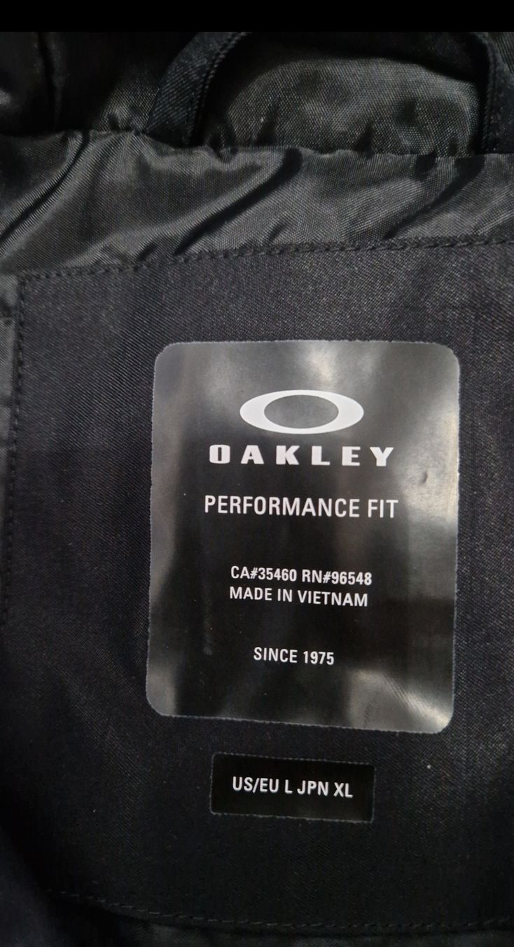 Oakley Giacche: Anorak von Oakley Gr. L – Nuovo e nell'imballaggio originale da Gams venduto da and_x2ft 4