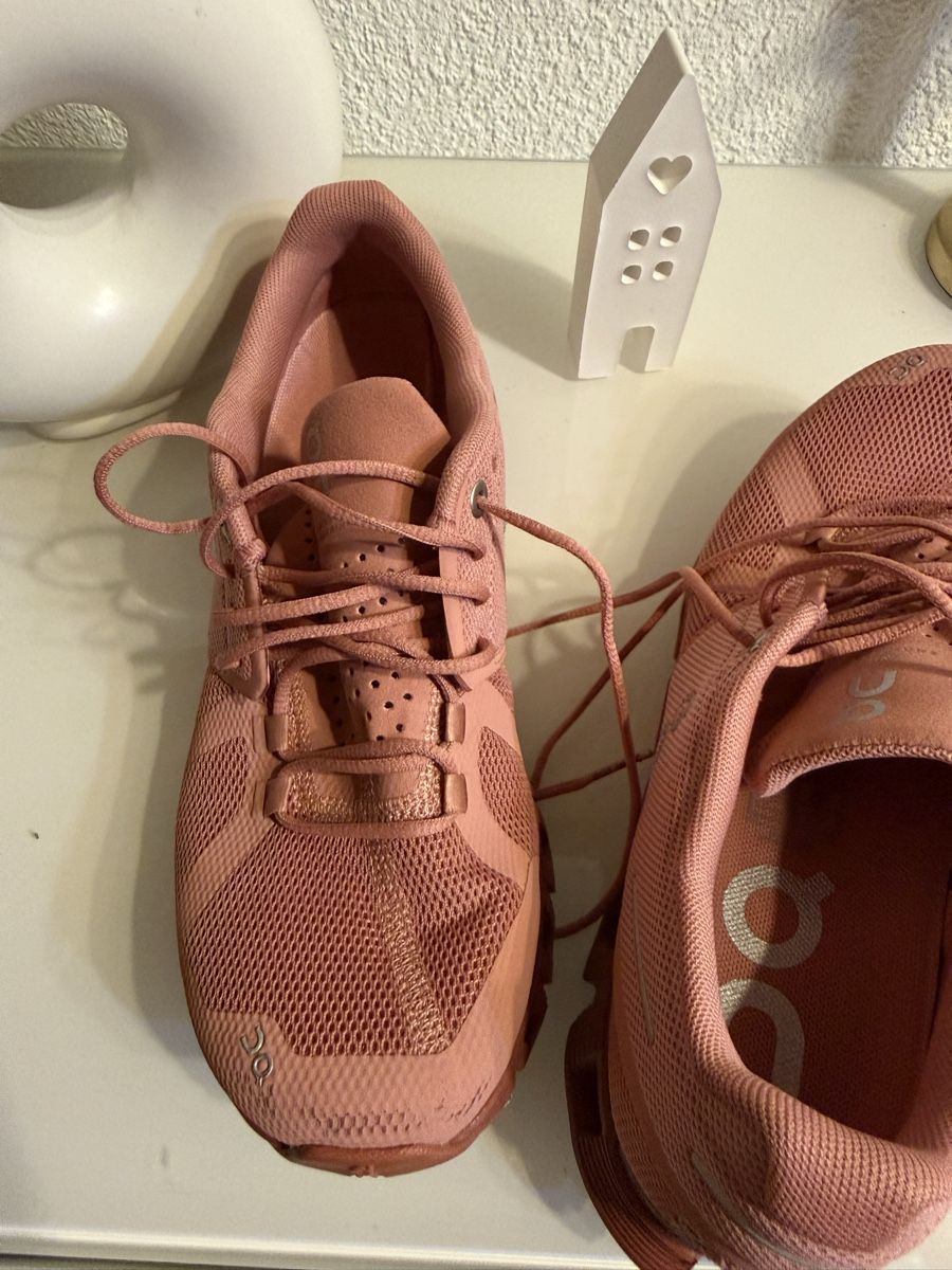Scarpe da donna: On cloud  – Nuovo (secondo la descrizione) da Diepflingen venduto da mer_gpc7 3