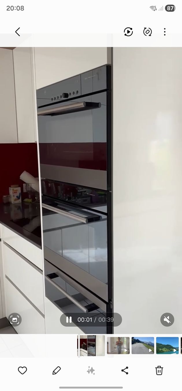 V-Zug Cucine complete: Moderne V-ZUG Einbauküche  inkl. Geräte – Usato da Zunzgen venduto da Fleksi 2