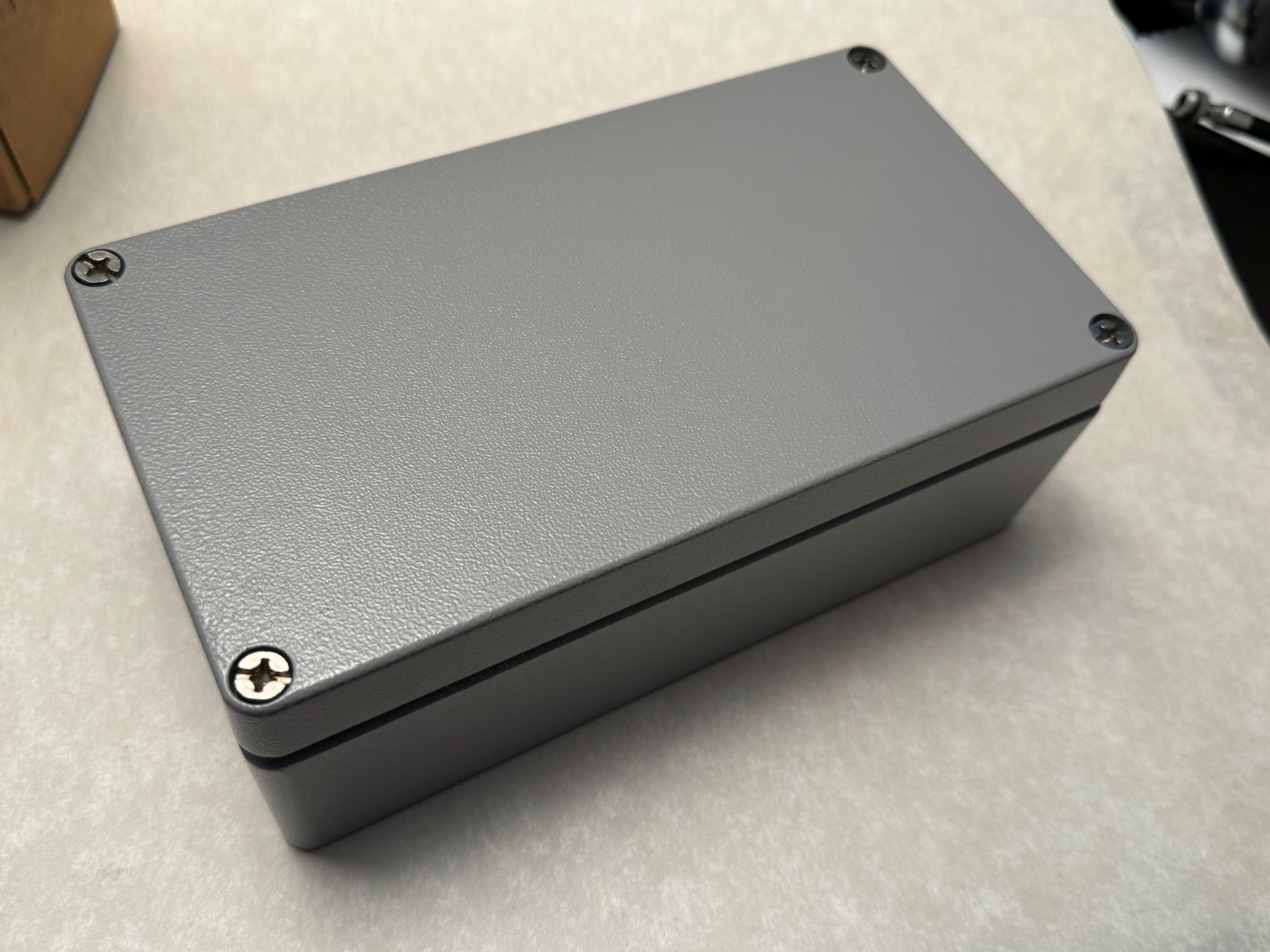 Box contenitori: Alu Gehäuse Industriequalität – Nuovo e nell'imballaggio originale da Uster venduto da Hinze01