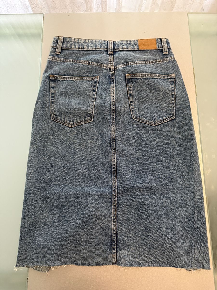 Bershka Gonne: Bershka Denim Skirt light blue  – Usato da Spreitenbach venduto da Sesil 2