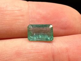 (5) Wunderbarer Smaragd aus Sambia -  2.6 ct schwer