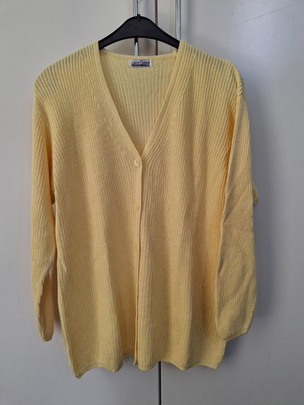 Maglioni & Felpe: Last Scene Strickjacke, Grösse 46/48, hellgelb, neu! – Nuovo (secondo la descrizione) da WALTERSWIL SO venduto da thb_ybm8