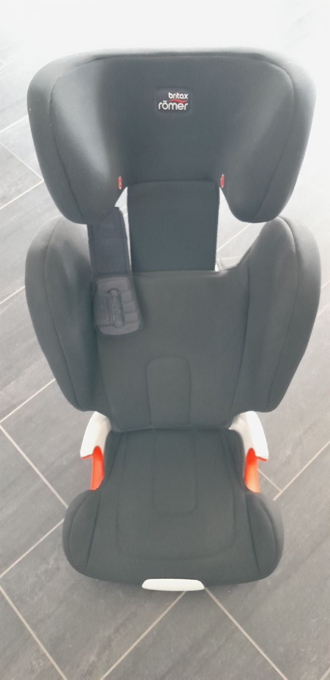 Britax Römer Seggiolini per auto: Römer Britax Kidfix XP Kindersitz Schwarz – Usato da Steinmaur venduto da rhabarberbarbar 4