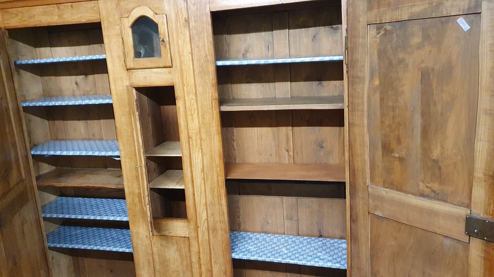 Armadi: ANTIKER SCHRANK KIRSCH BAUMHOLZ – Usato da Dietikon venduto da brocki-eyra 4