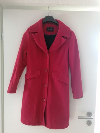 Roter Wintermantel von Eva Claudi, Grösse 38, Top Zustand!