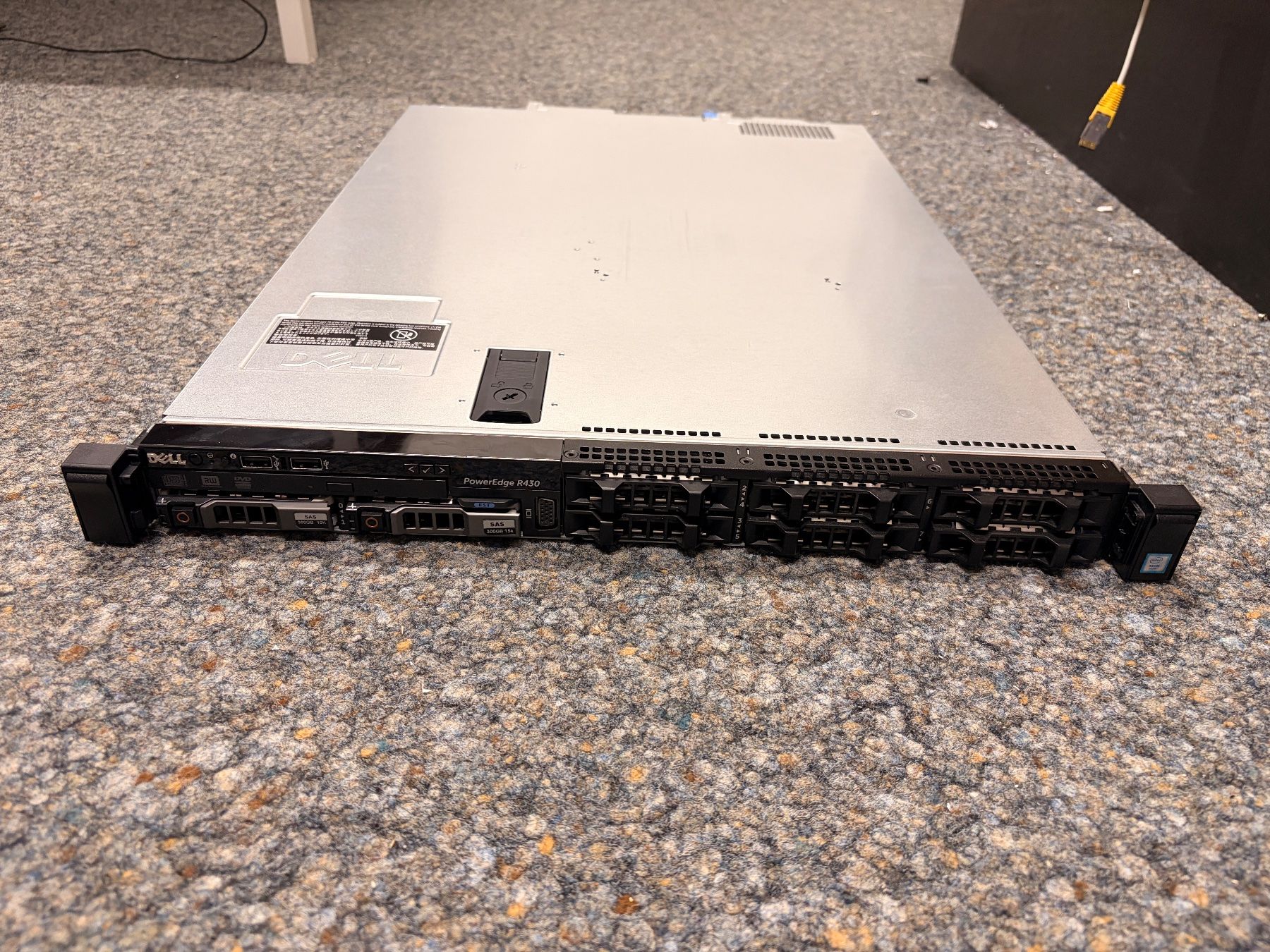 Dell Serveurs: Dell Power Edge R430 Rack Server – D'occasion à Binningen par Doomloop 2