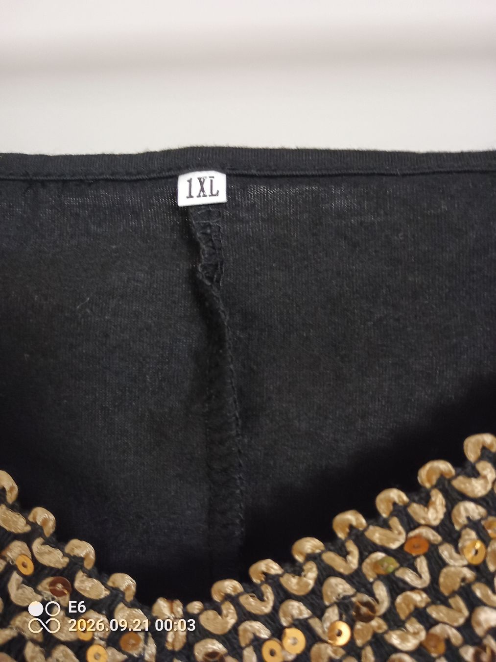 Top: Elegantes Stretch-Trägershirt – Usato da Zürich venduto da Mitzi6 3