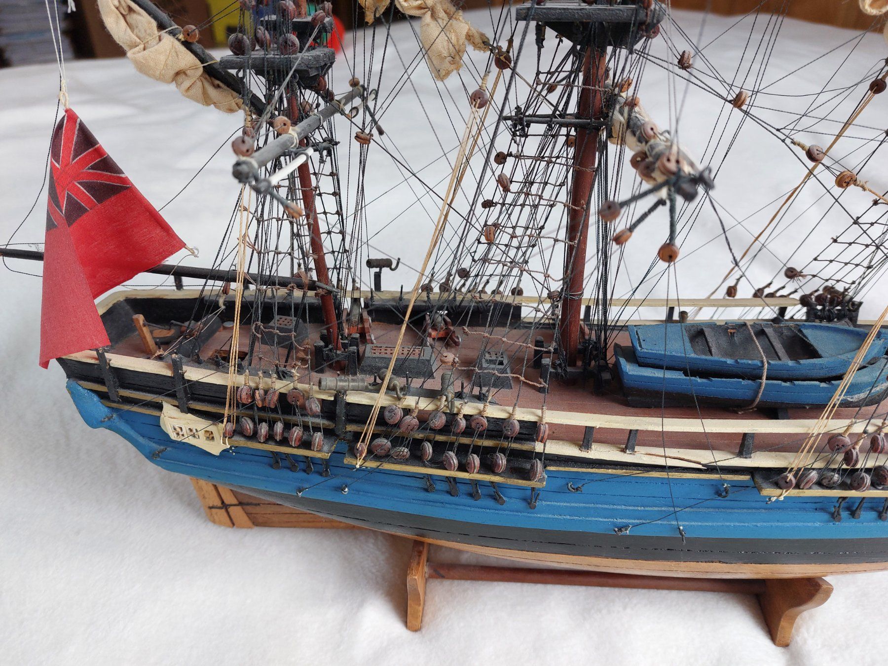 Modellbausätze & Standmodelle: Bounty Modellschiff aus Holz – Gebraucht aus Wädenswil von Eureka 7