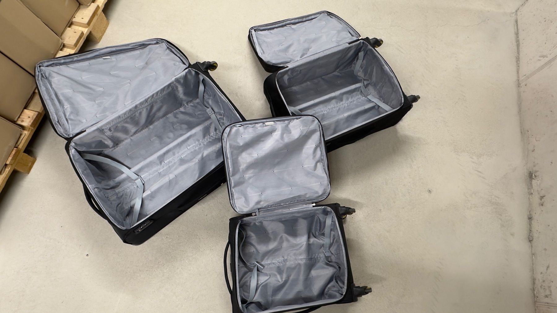 Delsey Valigie: Delsey Kofferset – Usato da Luzern venduto da kir_b755 1