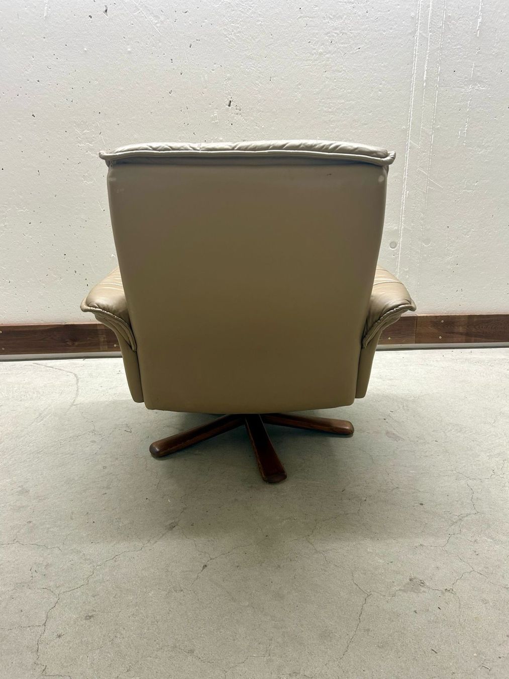 Poltrone: Mid-Century Leder Drehsessel, Möbelindustrie SEM – Usato da Rickenbach ZH venduto da Insider-Boerse 7