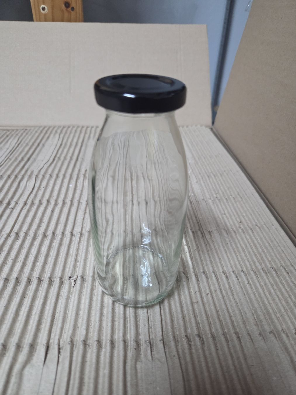 Apparecchiature e tecnologia a gas: 107 Hansaflaschen 250ml mit schwarzem Deckel – Nuovo e nell'imballaggio originale da Arbon venduto da pa_trick
