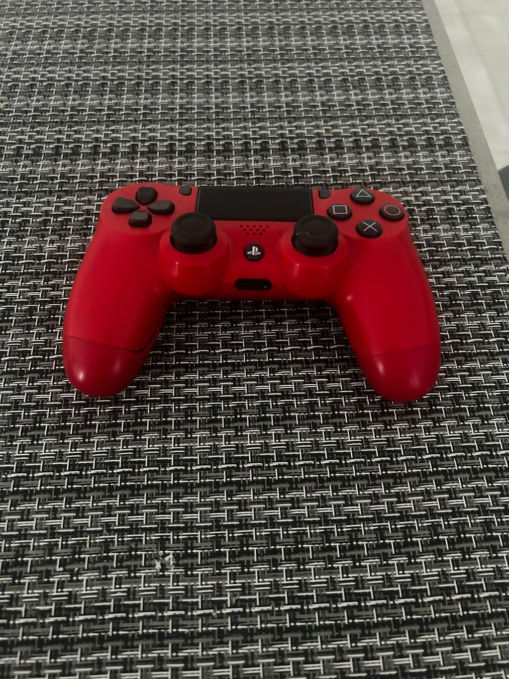 Sony Controller: Controller Sony DualShock 4 PS4 Rosso - Funzionante – Usato da Chiasso venduto da Sasy2001 2