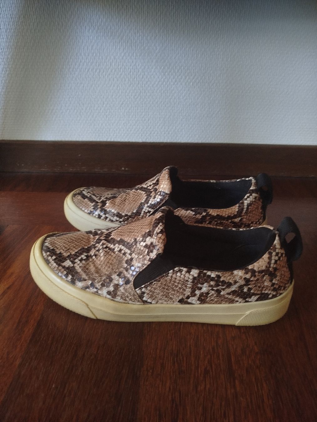 Zara Scarpe da donna: Slides/Mules/Mokassins mit Schlangenmuster – Usato da St. Gallen venduto da jbu_ns6v 2