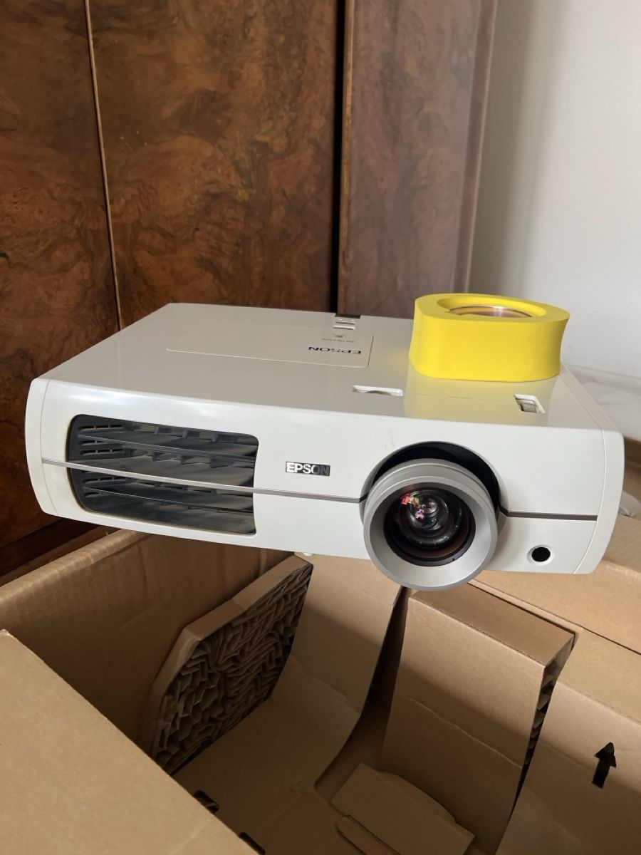 Epson Home Cinema: EPSON EH TW4400 – Usato da Gossau SG venduto da sunny063