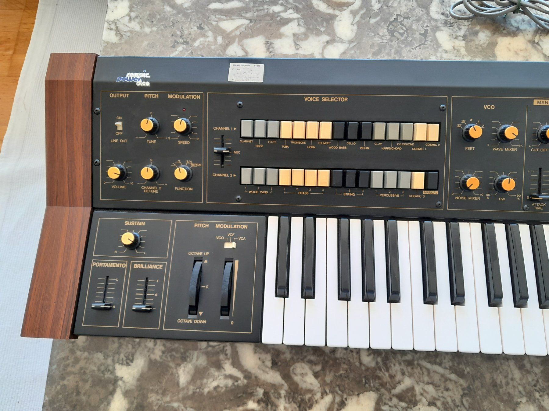 Yamaha Strumenti musicali: YAMAHA CS15D Dual Channel Synthesizer – Usato da Vevey venduto da Aveelu 2