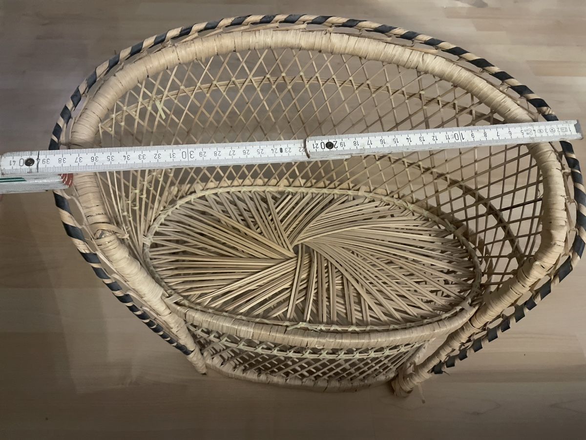 Spielzeuge: Geflochtener Puppenstuhl – Gebraucht aus Schaffhausen von Kolibri023 3