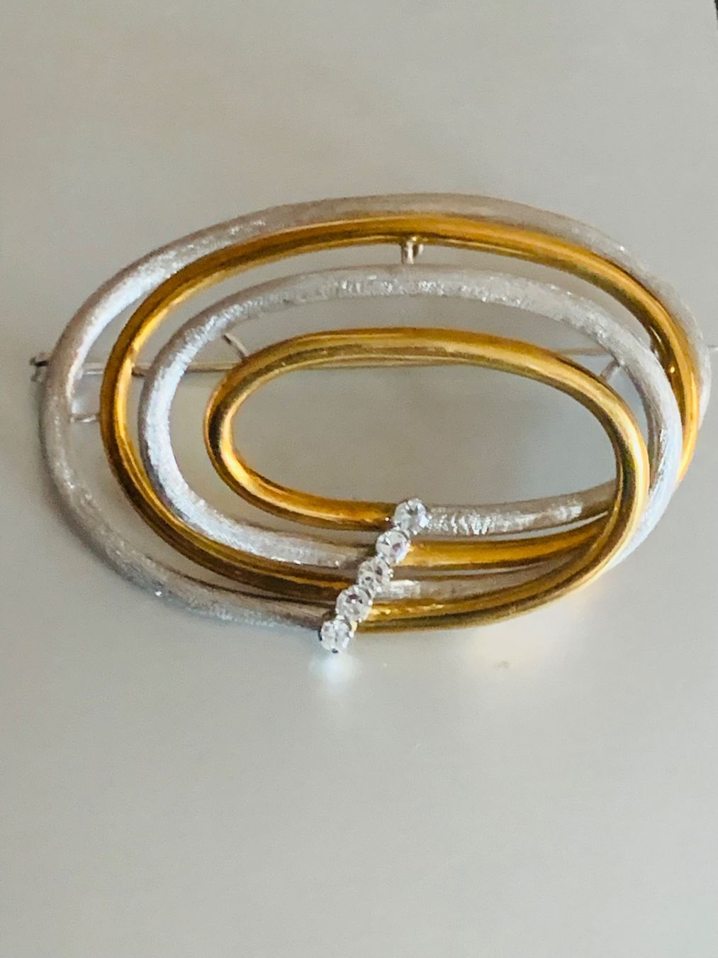 Spille & Fermagli: Goldbrosche mit 5 Diamanten – Usato da Bülach venduto da MarkusSchiesser