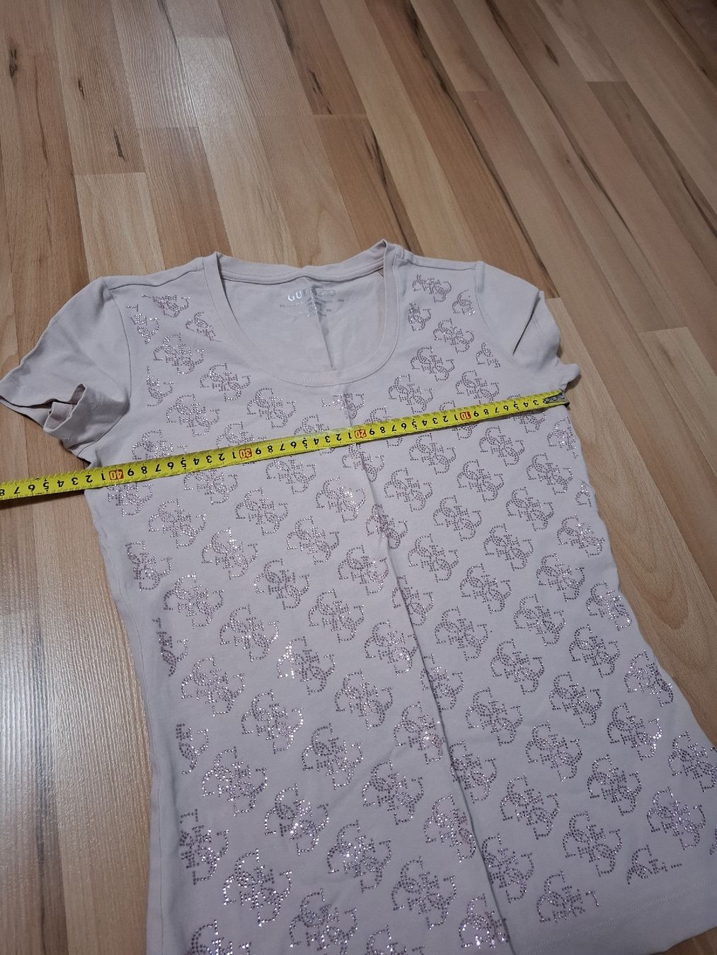 Guess T-shirts: Guess Shirt Gr. M – Neuf (Voir description) à Netstal par Queen37 2