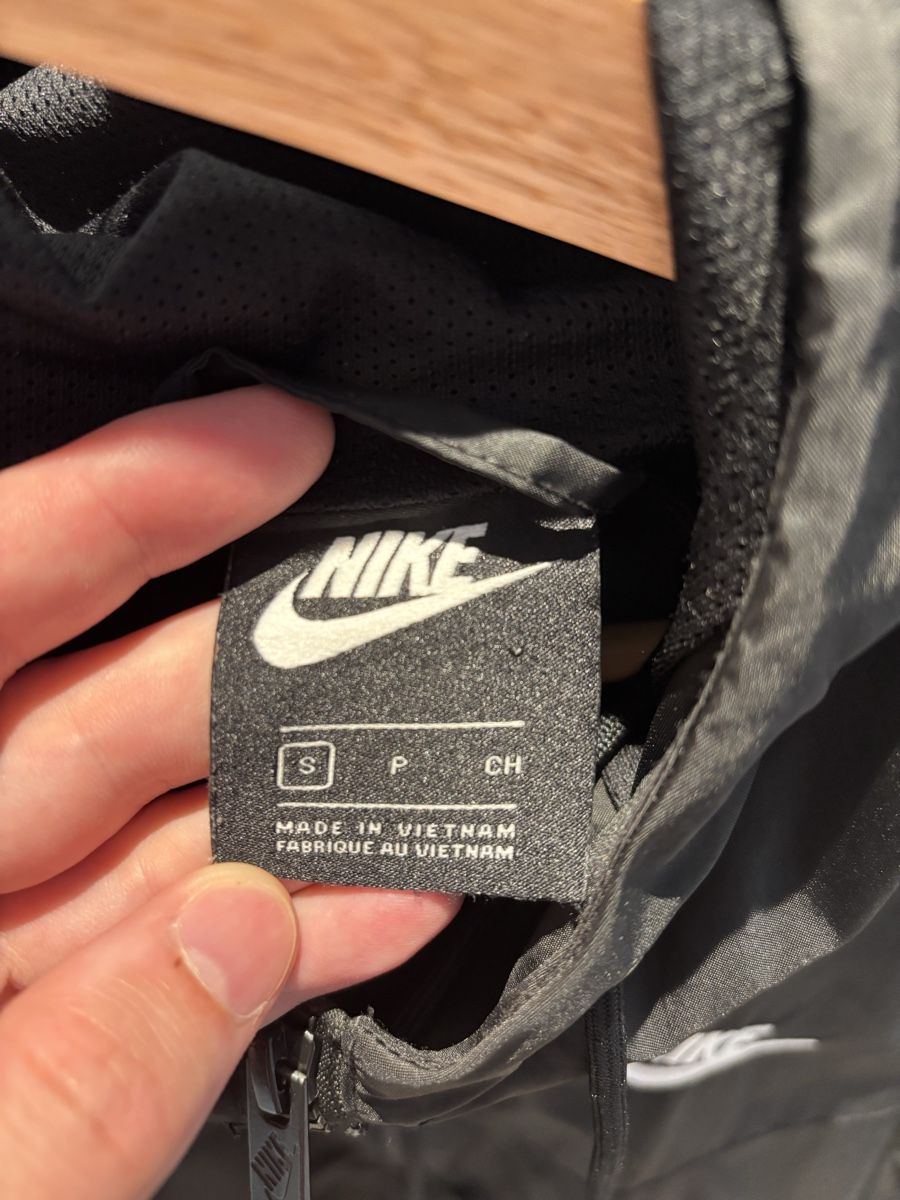 Nike Vestes: Nike wind jacket black size S – Neuf (Voir description) à Zürich par william933 2