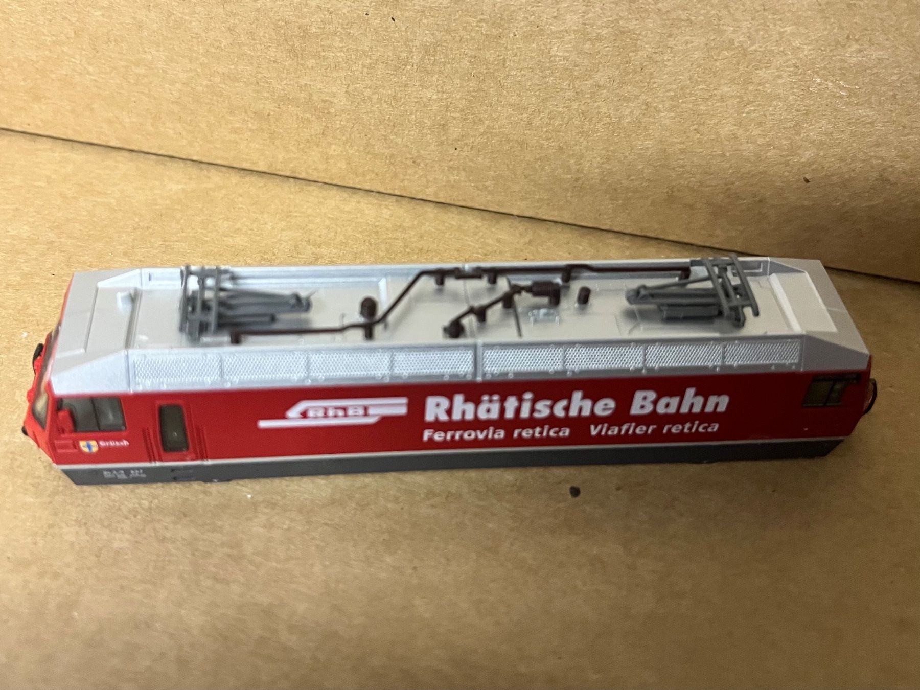 Kato Modellini di ferrovie: RhB Lokgehäuse Ge 4/4 III 643 Vals rot – Nuovo (secondo la descrizione) da Rütihof venduto da Pfuschinator 2
