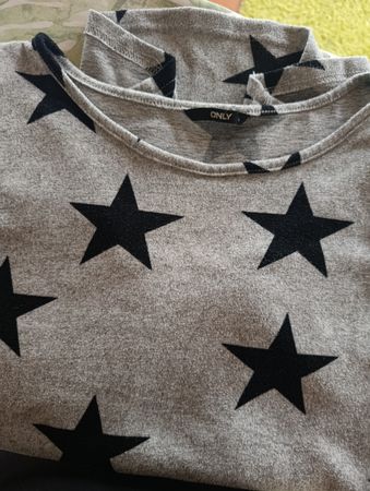 Only Pullover grau mit Sternenmuster Grösse L gebraucht