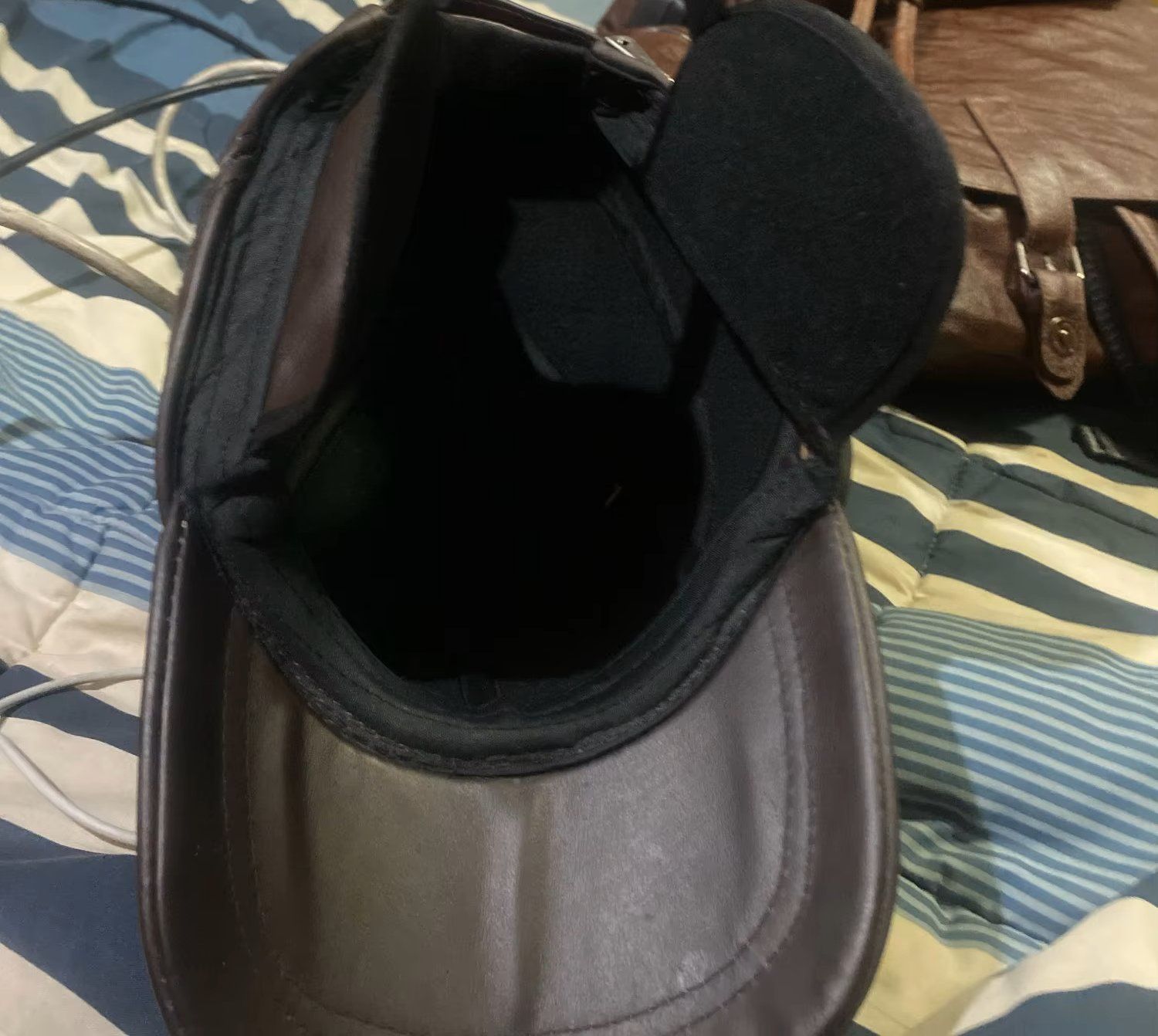 Copricapi, berretti & cappellini: Retro Lederkappe - Casquette rétro en cuir – Nuovo e nell'imballaggio originale da Lausanne venduto da FASHION-WORLD-SHOP 1