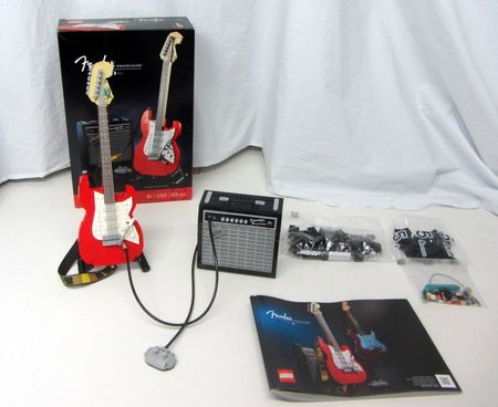 LEGO IDEAS 21329 " Fender Stratocaster "