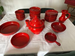 Service en terre émaillé nuancé rouge vif
