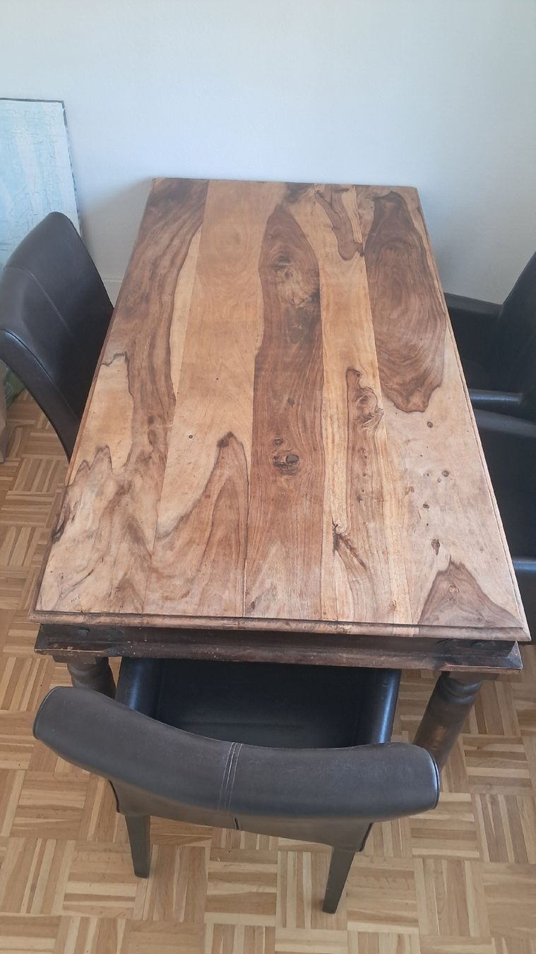 Set de table et chaises: Holztisch mit Lederstühlen – D'occasion à Ebikon par dar_fd2m 2