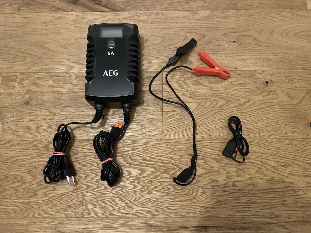 Caricabatterie: AEG Ladegerät 12V / 6A – Usato da Wichtrach venduto da domi_1990