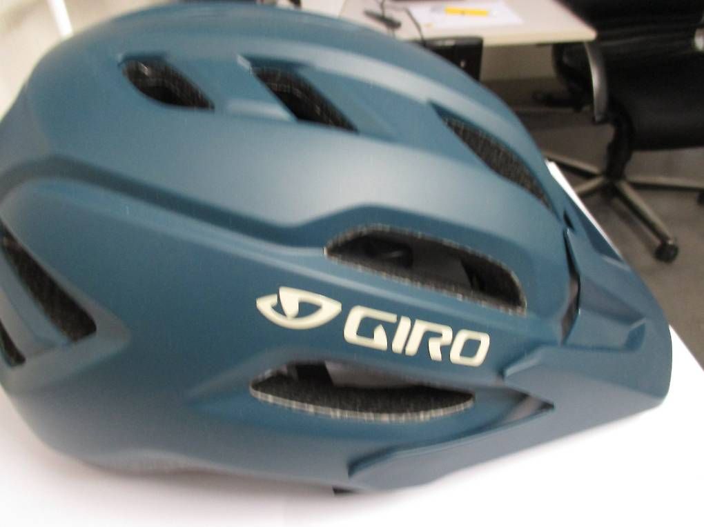Caschi: Neuer Velohelm – Usato da Berikon venduto da ursus019