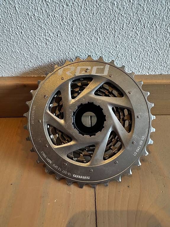 Sram Pezzi di ricambio: Cassette Sram Red 10-33T – Usato da La Tour-de-Trême venduto da w.max 1