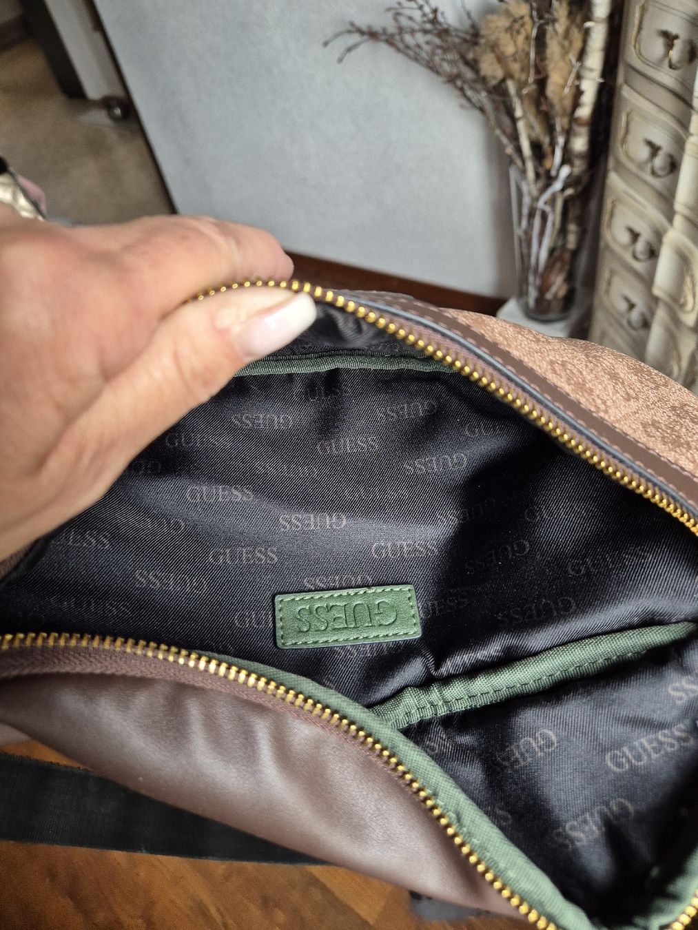 Guess Borse: GUESS Bauchtasche – Usato da Schaffhausen venduto da monikaD010203 3
