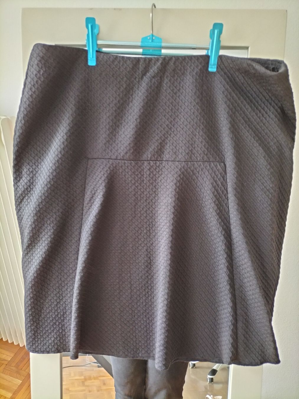 C&A Gonne: Jupe texturée noire de marque "Your Sixth Senses", taille 42 – Usato da Clarens venduto da fashionfou