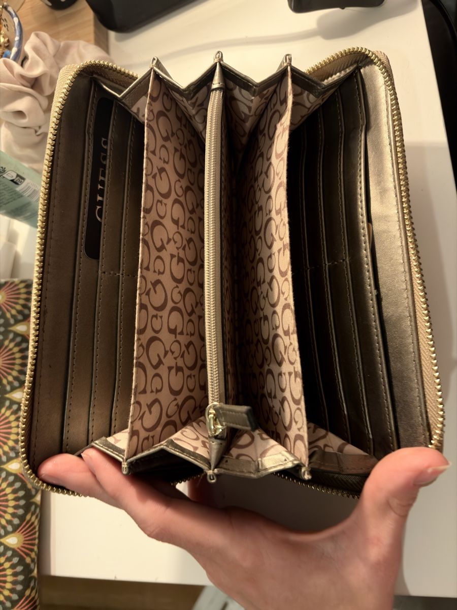 Guess Portafogli: Porte monnaie Guess – Usato da Genève venduto da Marion.dprts 3