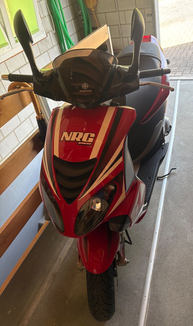 Piaggio Scooter: Piaggio NRG Power Scooter rot – Difettoso da Frick venduto da Rukki