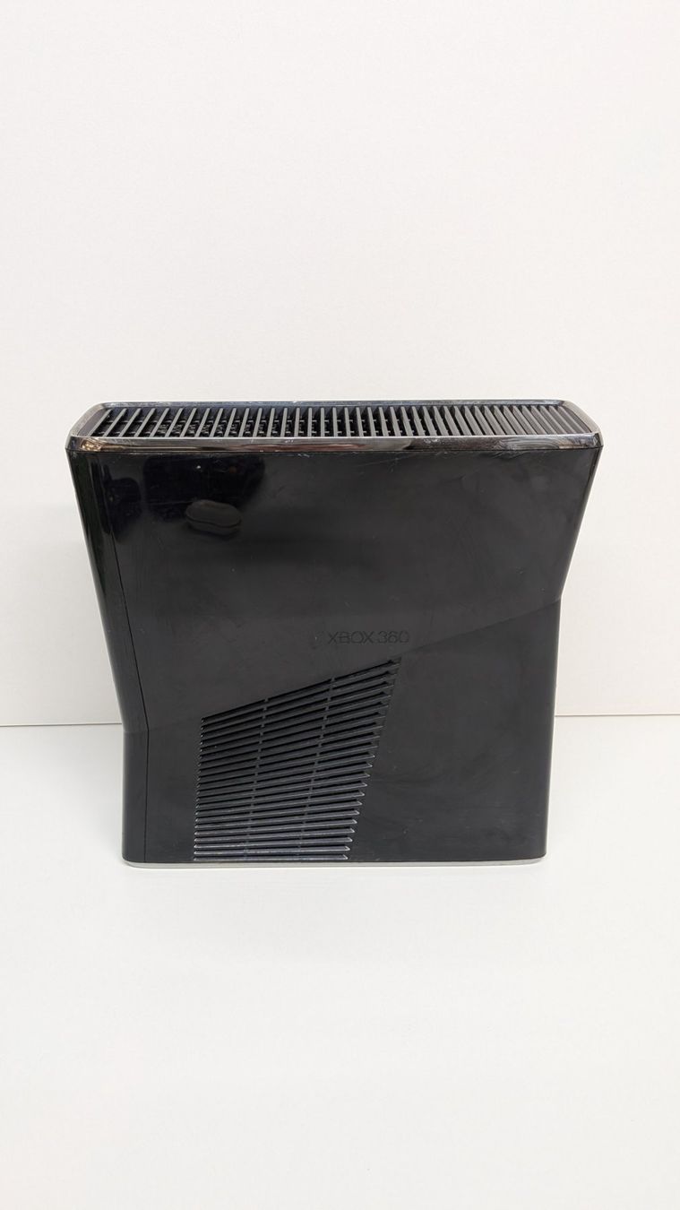 Microsoft Console: Microsoft Xbox 360 S, 2 Controller, 10 Spiele – Usato da Menziken venduto da mame18 6