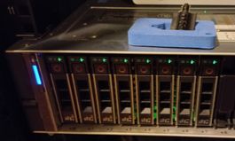 DELL PowerEdge R740 (RAM 192Go/4x1.8To/4x2To) + rack 2410