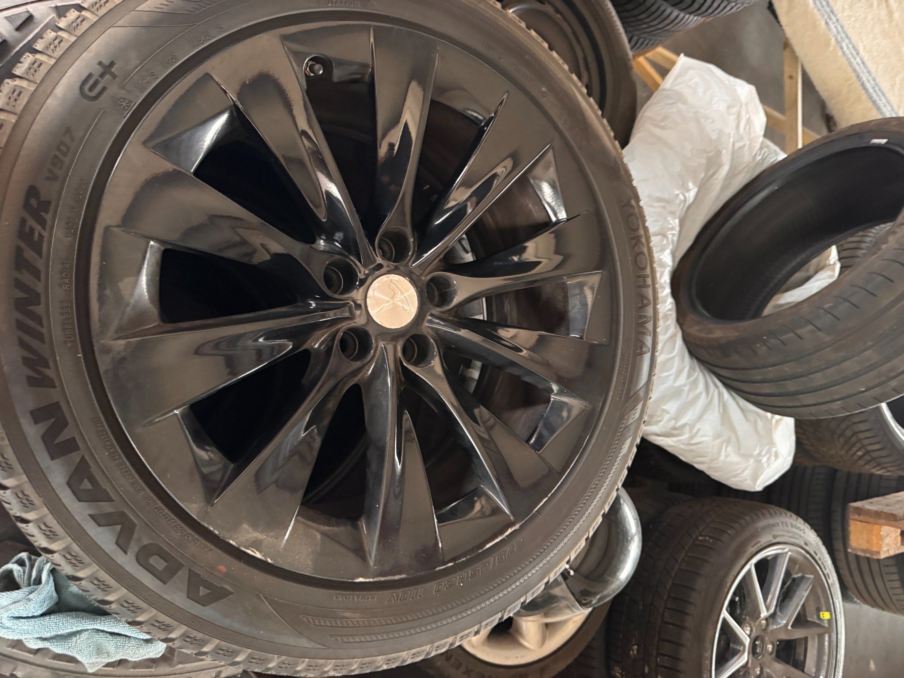 Tesla Pneus & Kompletträder: Tesla Model X Räder – Gebraucht aus Basel von rav_csh6 2