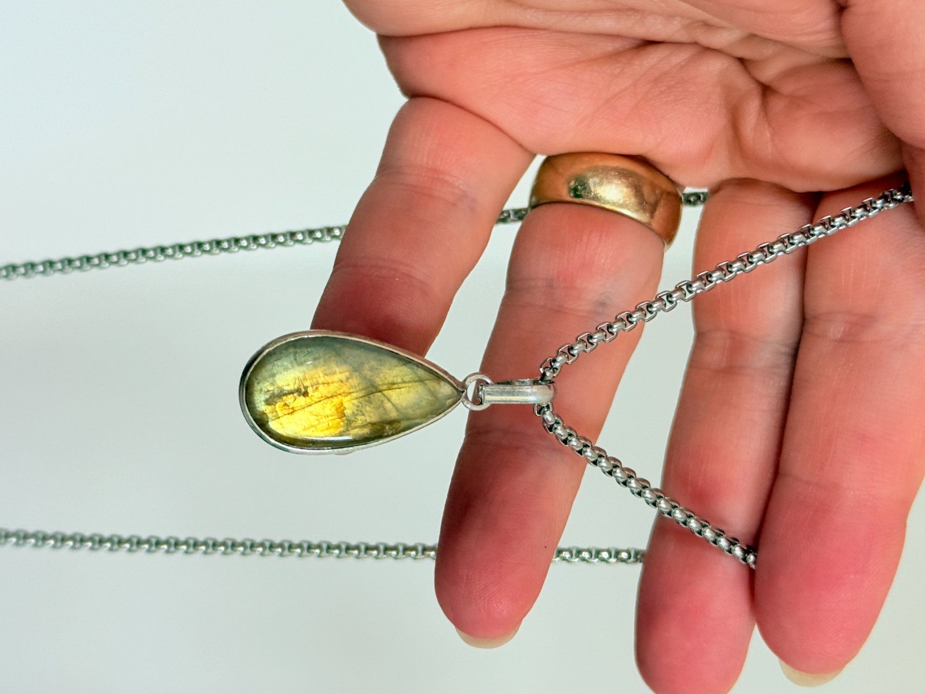Ketten: Collier avec Labradorite – Neu und originalverpackt aus Genève von AWWA 1