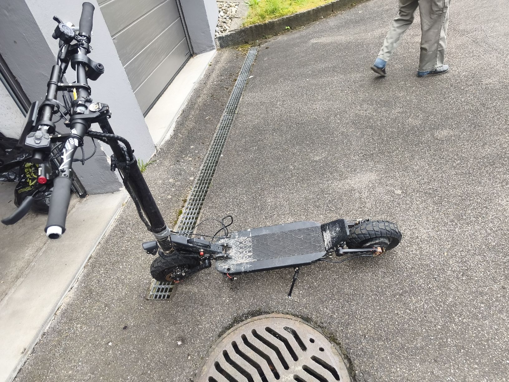 Scooter: Scooter Elektroroller Jojor – Difettoso da Tagelswangen venduto da son_z88g