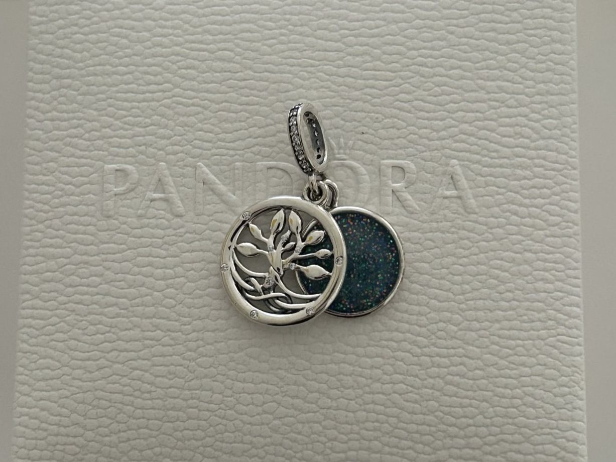 Pandora Anhänger: Pandora Glow-in-the-dark Infinity Tree Double Dangle Charm – Neu (gemäss Beschreibung) aus Rheinfelden von Boutique_Luxe